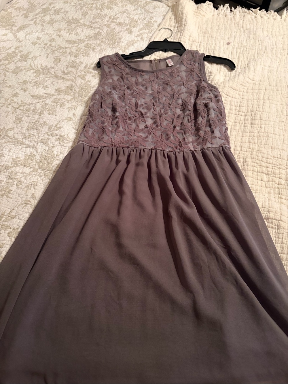 Xhilaration Sleeveless Floral Lace Bodice Dress in Mauve
